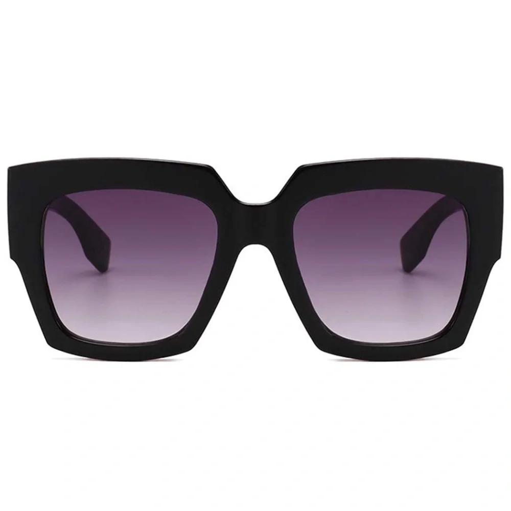 💫LA GAYNOR BLACK OVERSIZED WOMANS SUNGLASSES *NWT